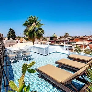 4* Riad & Dar El Aila
